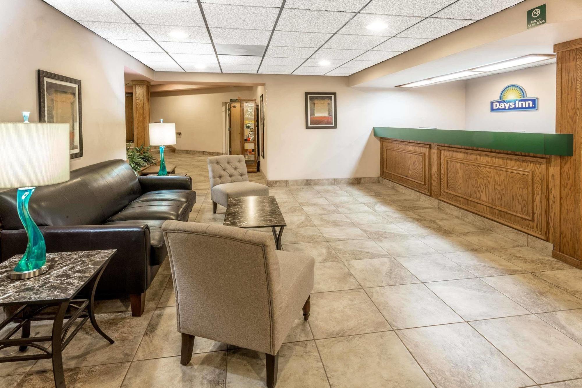 Days Inn By Wyndham Tiffin Dış mekan fotoğraf