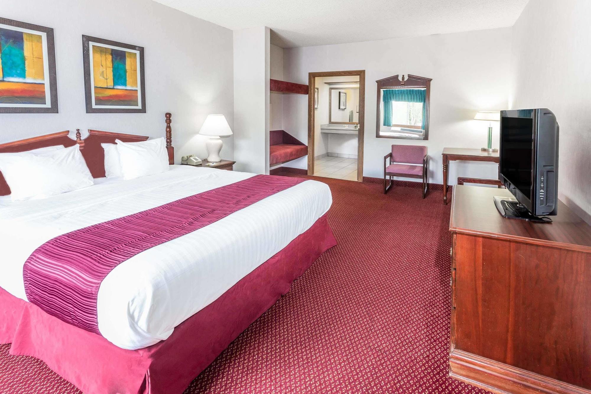 Days Inn By Wyndham Tiffin Dış mekan fotoğraf