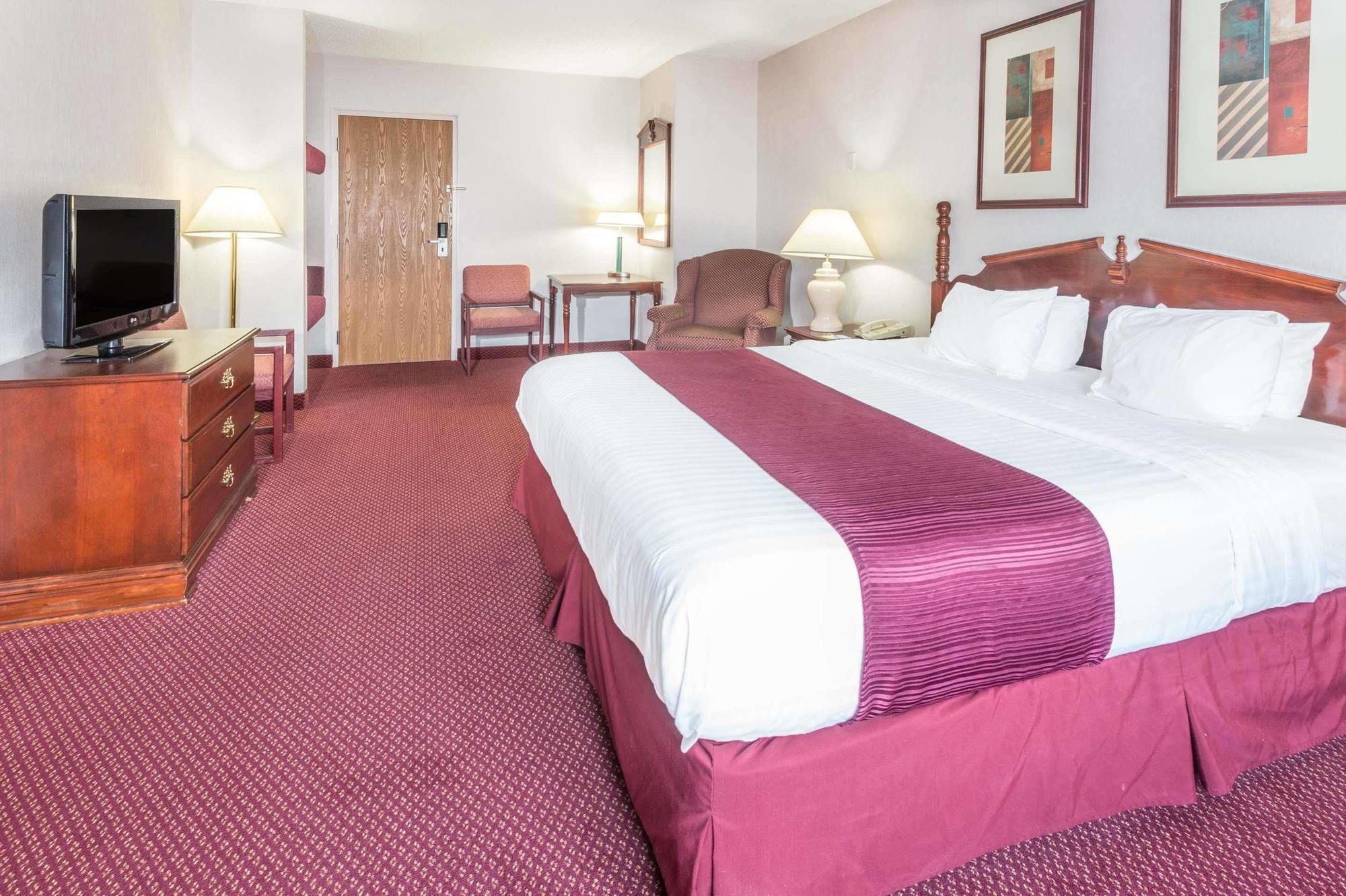 Days Inn By Wyndham Tiffin Dış mekan fotoğraf